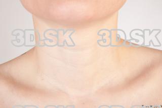 Neck of nude Nadine 0001